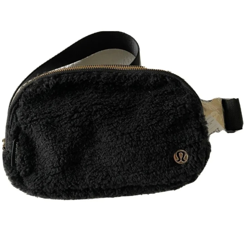 Lululemon Everywhere Fleece Belt Bag